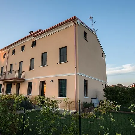 Parco Urbano アパート *